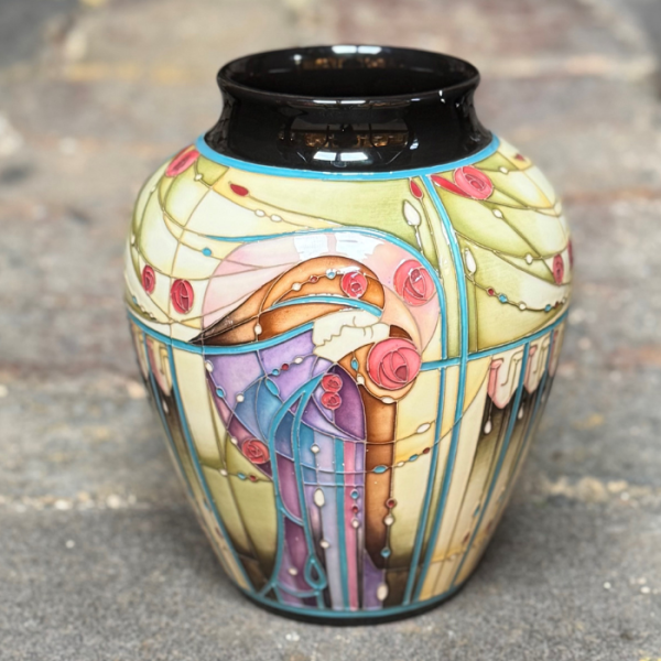 Mrs Mack - Vase